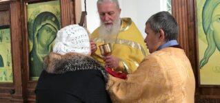 Литургия в храме Рождества Пресвятой Богородицы с. Осуйское