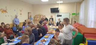 В реабилитационном центре г. Ржева состоялось поздравление к Дню Матери для мам и их детей.
