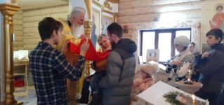 Помолиться за обедней: в церквях деревень Абрамково, Осуйское, поселка Есинка Ржевского района состоялись божественные литургии.