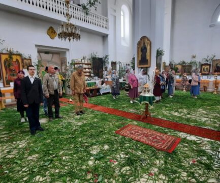 В церкви д. Санталово Ржевского района совершили Божественную Литургию