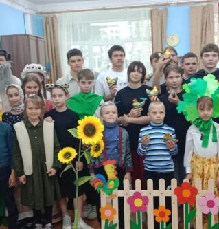 Учащиеся воскресной школы при Вознесенском соборе показали спектакль в детском Реабилитационном центре в д.Ильченко Ржевского МО