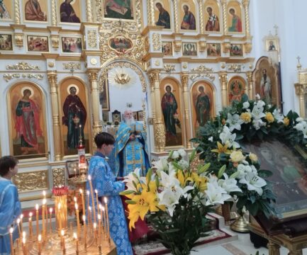 В престольный праздник Казанской иконы Божией Матери в г.Ржеве.