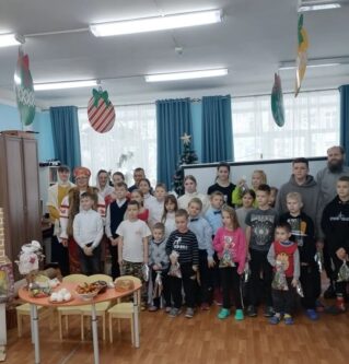 Учащиеся Воскресной школы принесли праздник детям