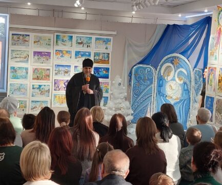 В Ржевском Выставочном зале состоялось торжественное закрытие выставки детского творчества «Свет Рождественской звезды».