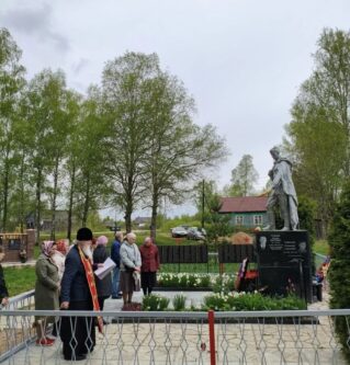 9 мая в День Победы в ВОВ на воинских захоронениях Ржевского МО служились заупокойные литии