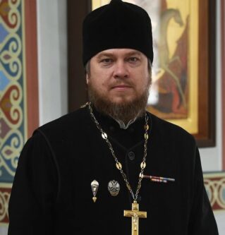 Открытие бюстов Героя России Александра Фролова и Героя России Михаила Васильева.